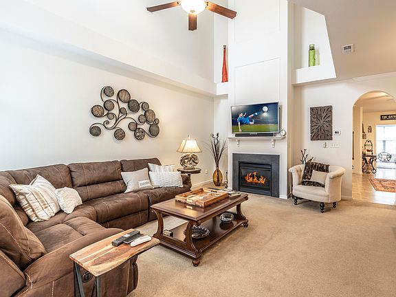 3rd image of 4479 Pleasant View Dr