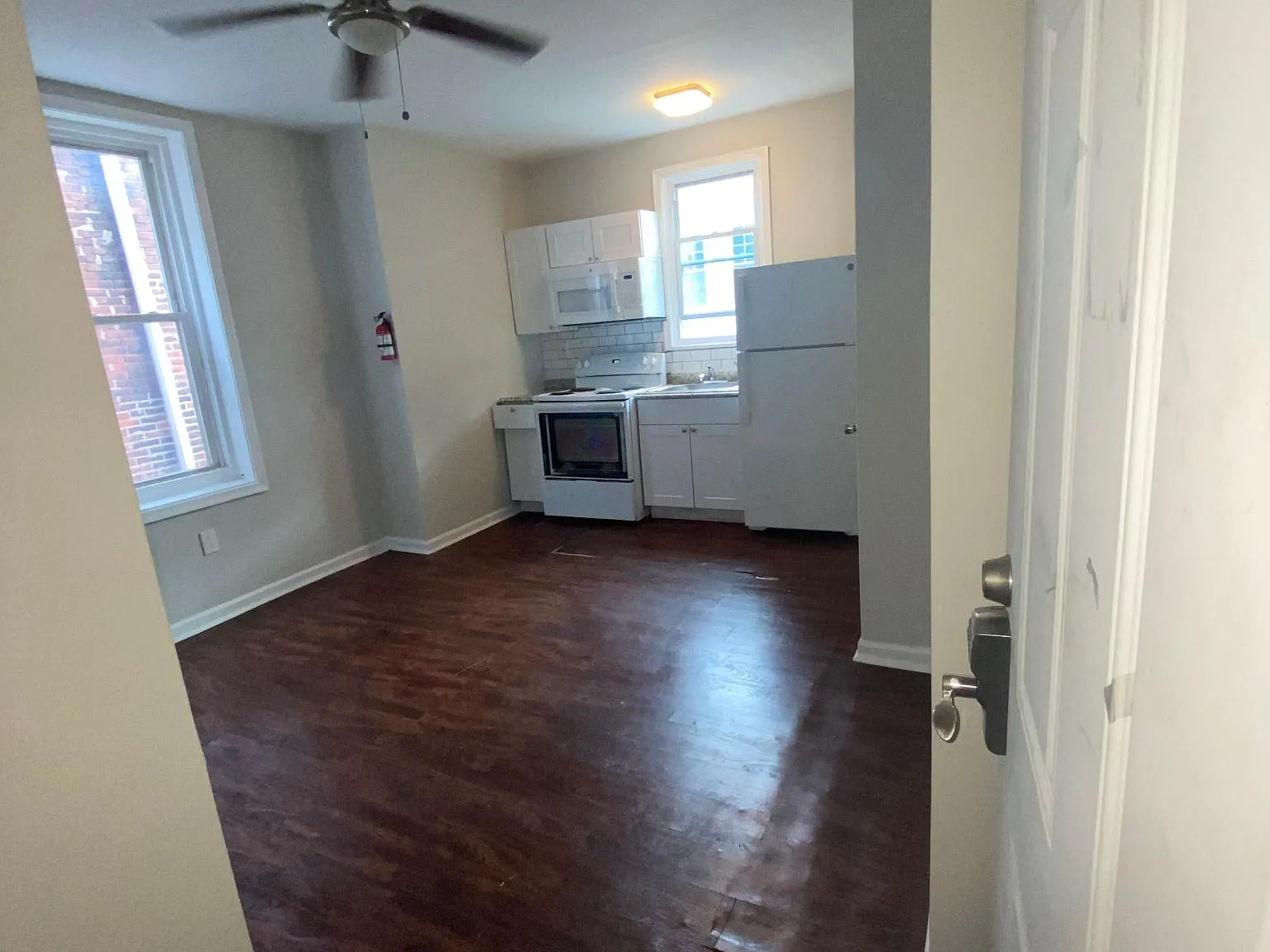 Studio, 500 sqft, $900 — Photo 2