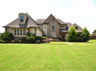 50 Burton Place Dr, Oakland, TN 38060
