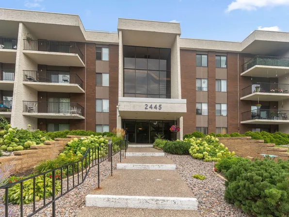 2445 Londin Ln E APT 202, Maplewood, MN 55119