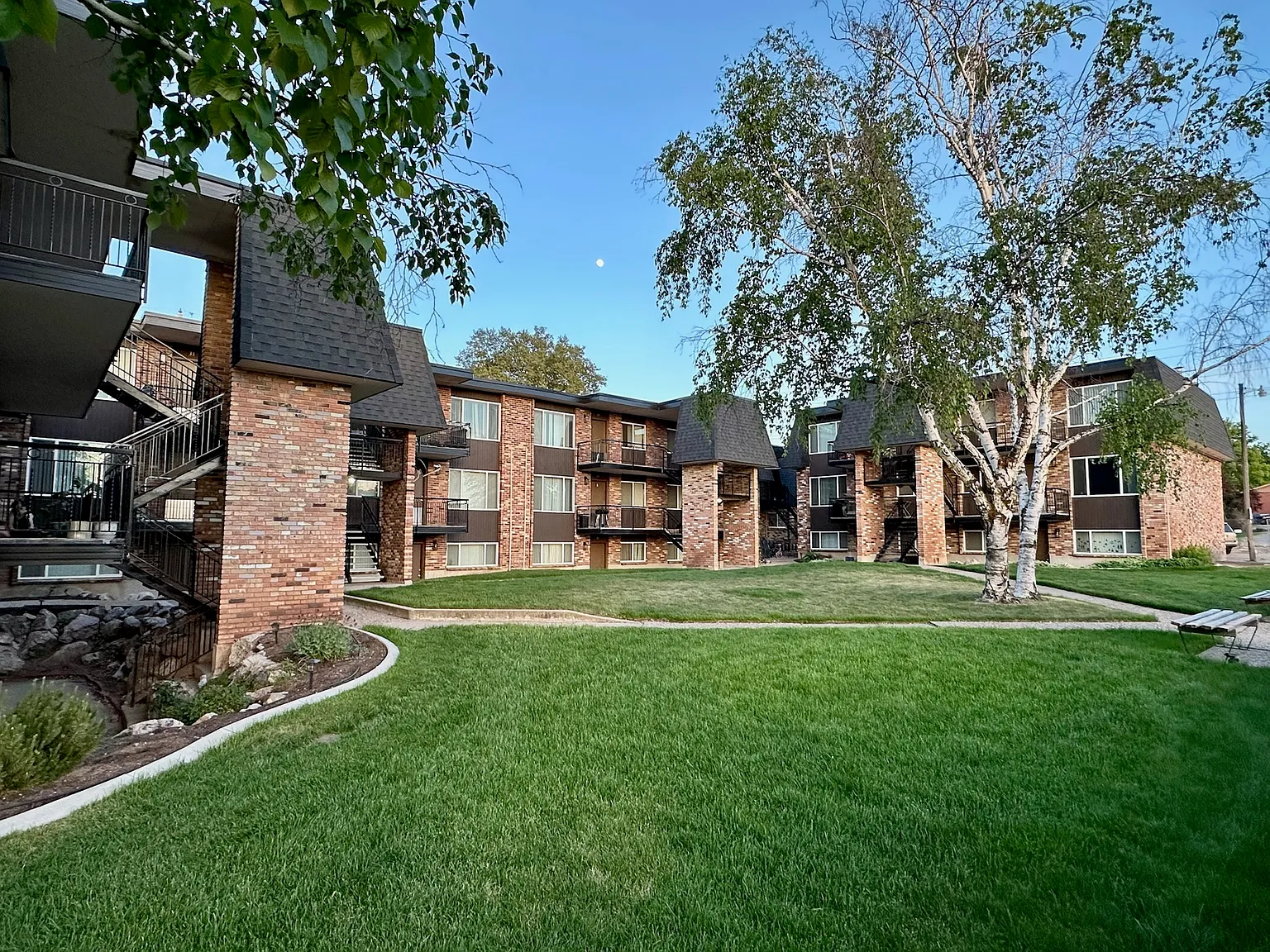 Madison Grove Apartments — Photo 1