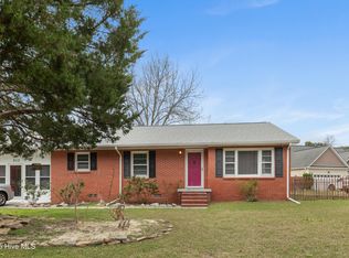 512 Queens Creek Rd, Hubert, NC 28539