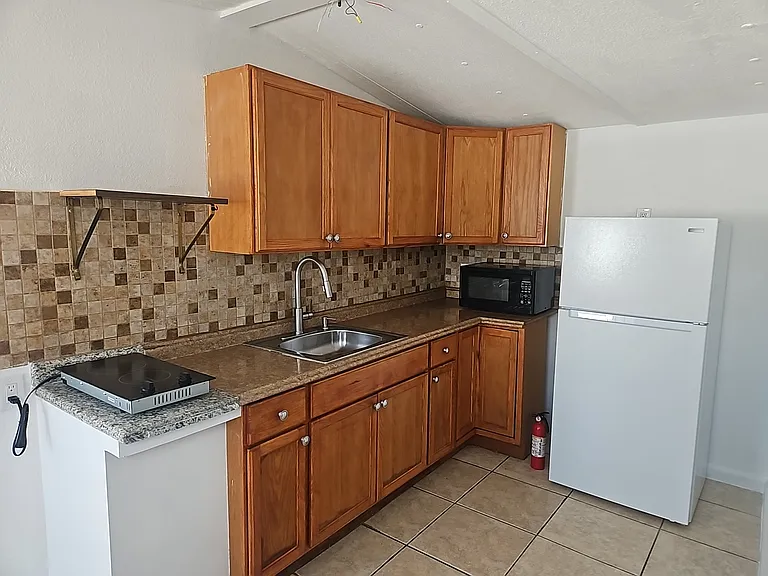 12401 W Okeechobee Rd #C — Photo 8