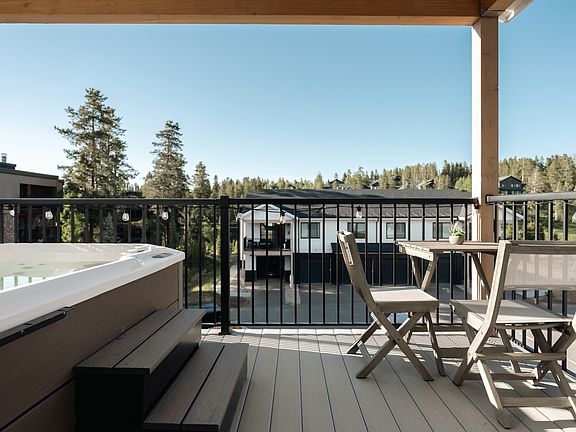 2nd image of 401 W Meadow Mile #4