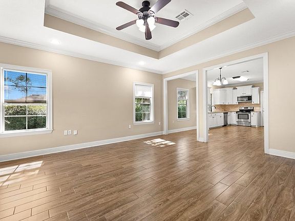 2nd image of 3400 Lake St