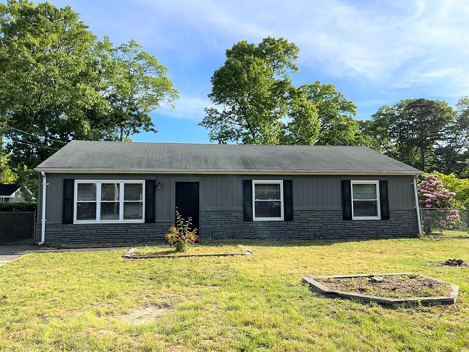 11 Woodland Rd
