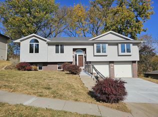 104 Fox Haven Dr, Council Bluffs, IA 51503