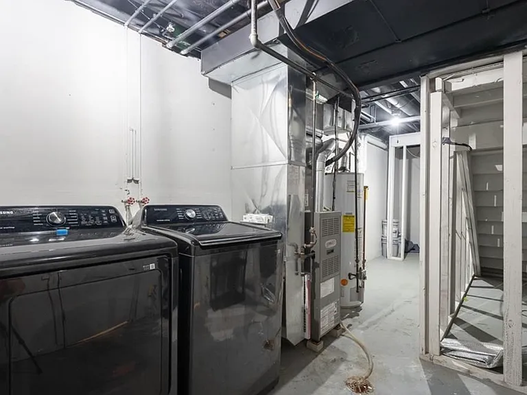 5722 N London Ave — Photo 9