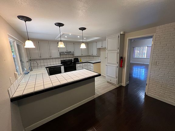 5th image of 6585 Radko Dr