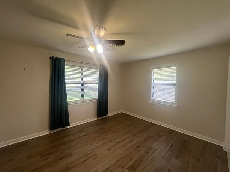 375 Sherwood Forest Blvd — Photo 11