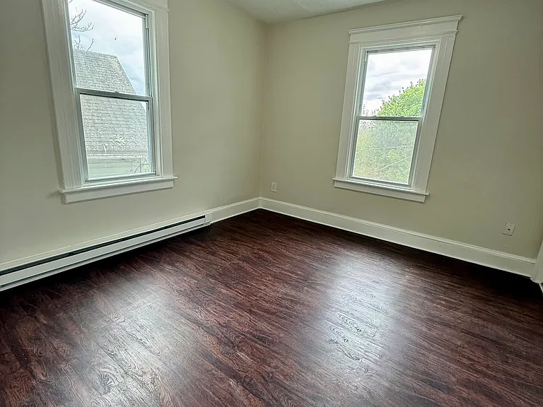 140 Orange St — Photo 5