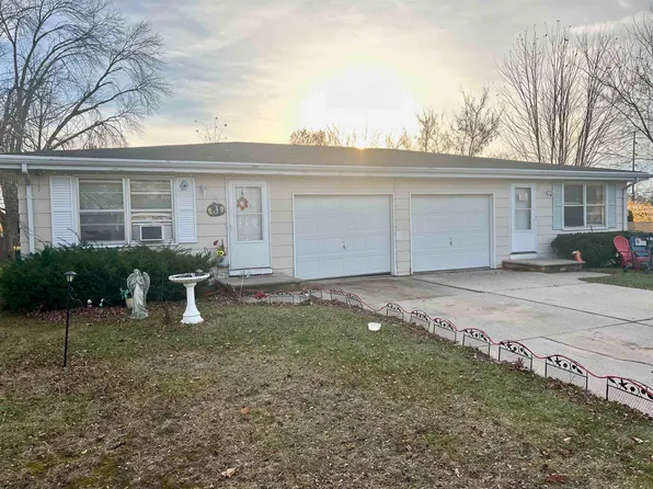 1916 Mary Queen Rd, Green Bay, WI 54302
