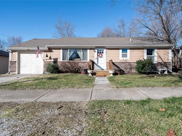 309 E 3rd St, Wellsville, KS 66092