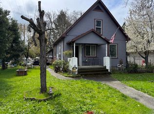 523 SE L St, Grants Pass, OR 97526