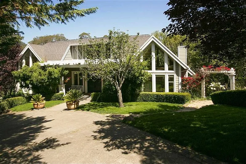 131 Underhill Rd photo 1