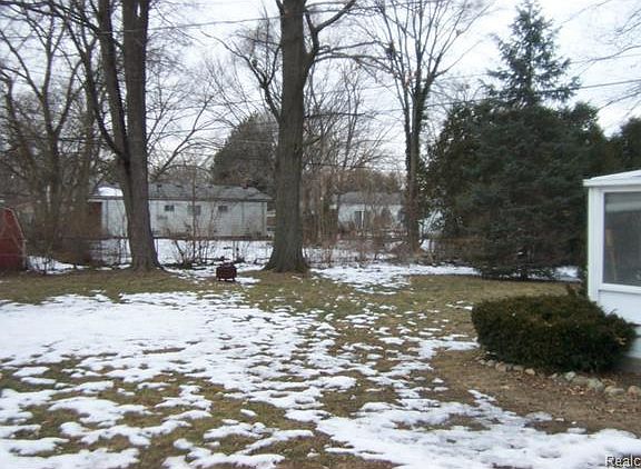 3rd image of 14605 Arden St