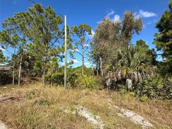 3418 70th St W, Lehigh Acres, FL 33971