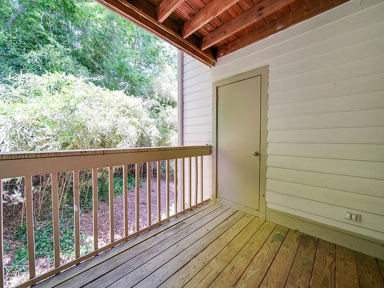 1052 Churchill Downs Ct #I — Photo 33