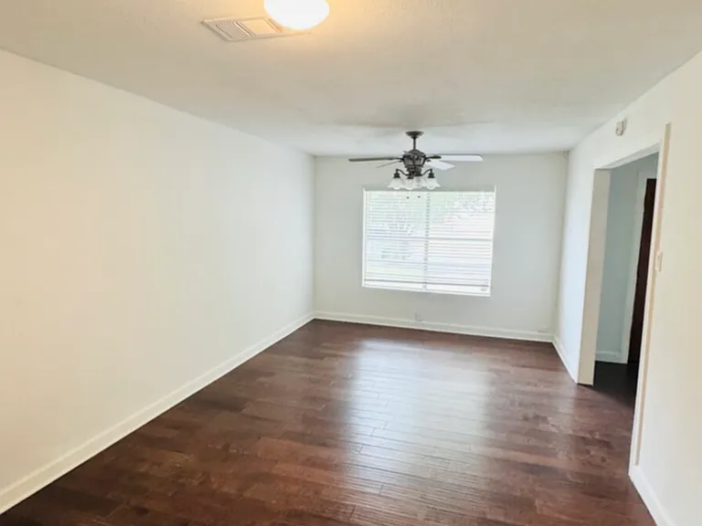 2129 Diane Dr — Photo 4