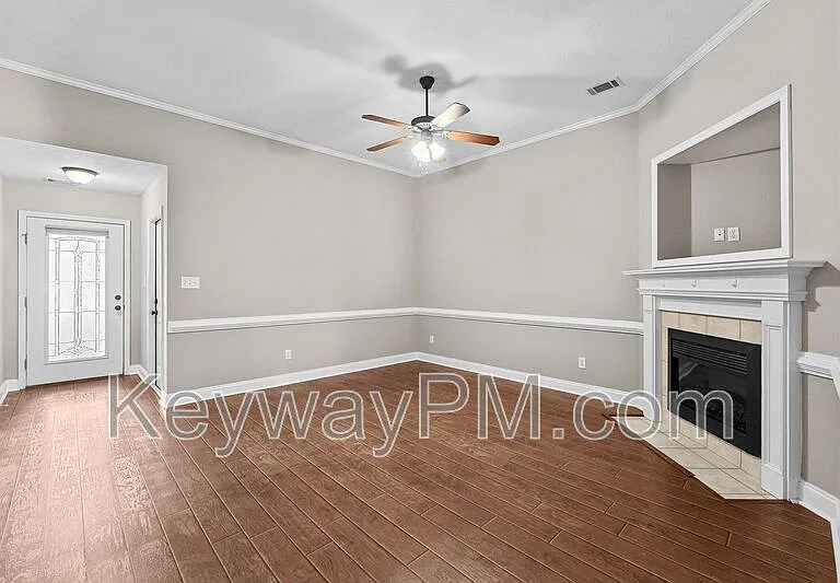 823 Whispering Willow Ct — Photo 4