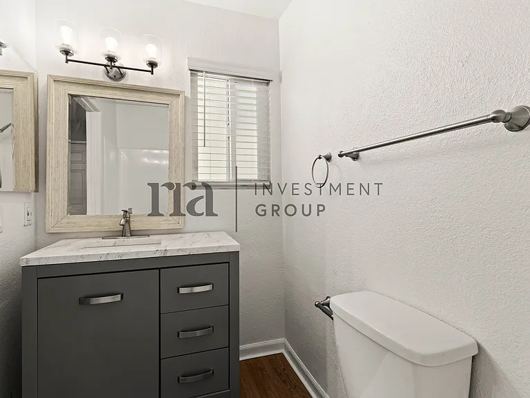 2405 Adams Ave #7 — Photo 15