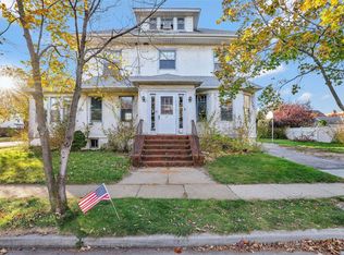 42 Vernon Ave, Rockville Centre, NY 11570