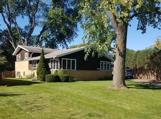 1328 Longmeadow Dr, Glenview, IL
