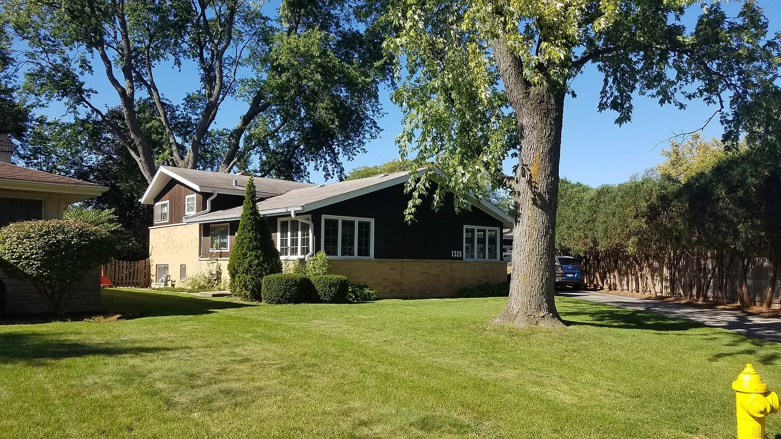 1328 Longmeadow Dr photo 1