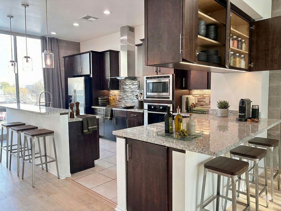 1st image of 364 S Farmer Ave #364