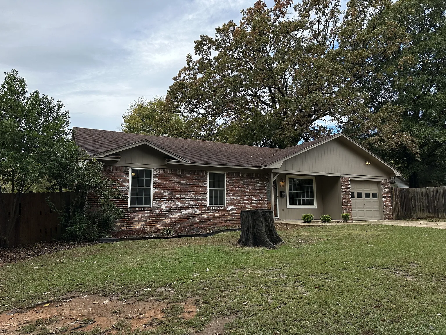 3811 Elizabeth Street - 1 — Photo 1