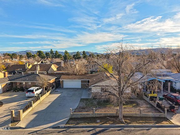 3rd image of 1252 E Avenue R6