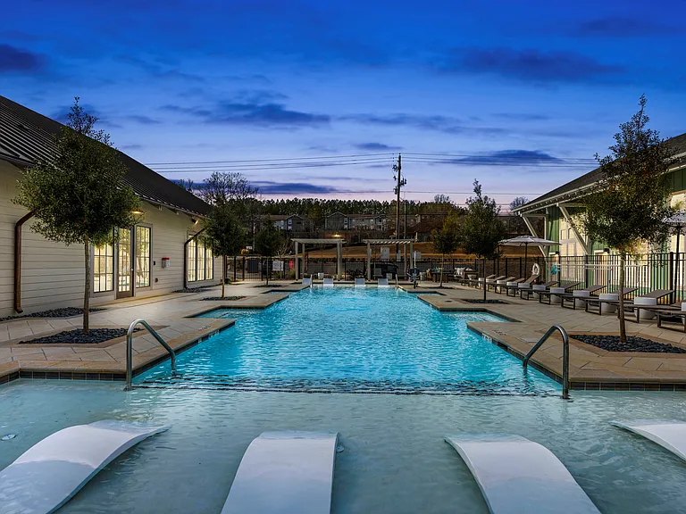 Luxury Pool