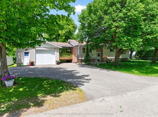 90 Ann St, Gananoque, ON K7G3E9