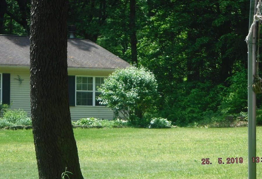 2nd image of 35 Hempfield Ave