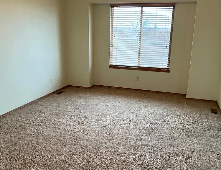715 S Peckham Ct — Photo 6