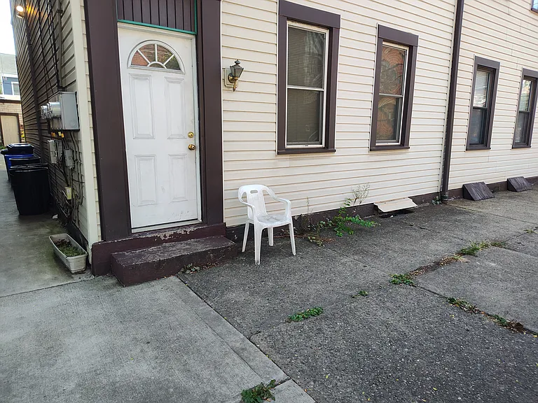 2724 Sarah St #1 — Photo 13
