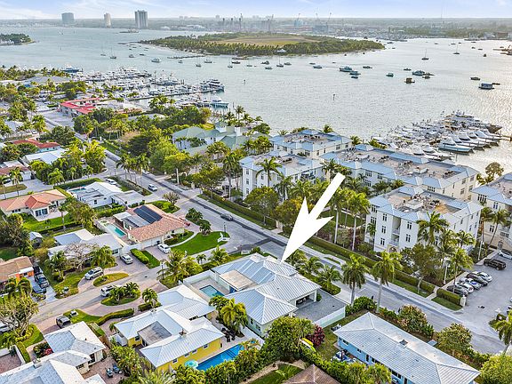 3rd image of 185 Lake Drive