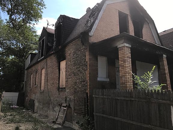 3rd image of 953 N Saint Louis Ave