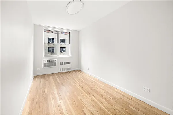 Rented by Douglas Elliman | media 7