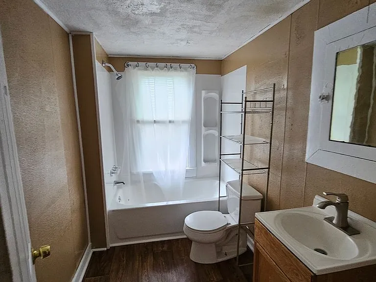 1812 NE Monroe St — Photo 14
