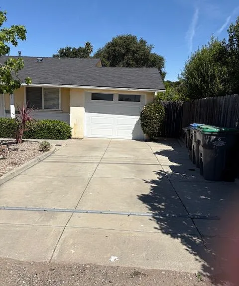 183 E Dana St — Photo 2