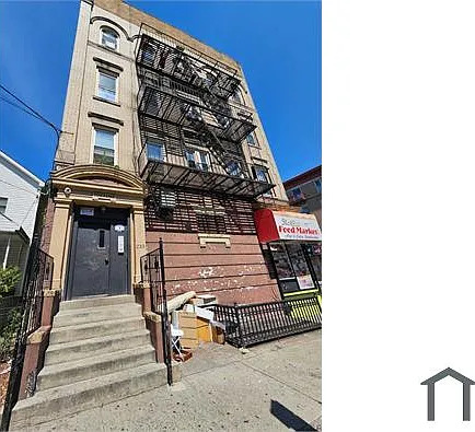 233 Littleton Ave #8