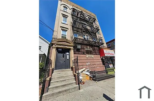 233 Littleton Ave Photo 1