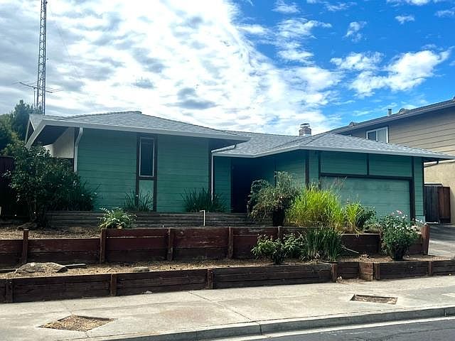 1st image of 2126 Fox Way