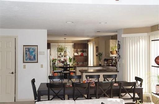 5th image of 201 Copperwood Dr