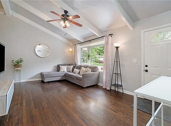 5th image of 434 Monterey Ave