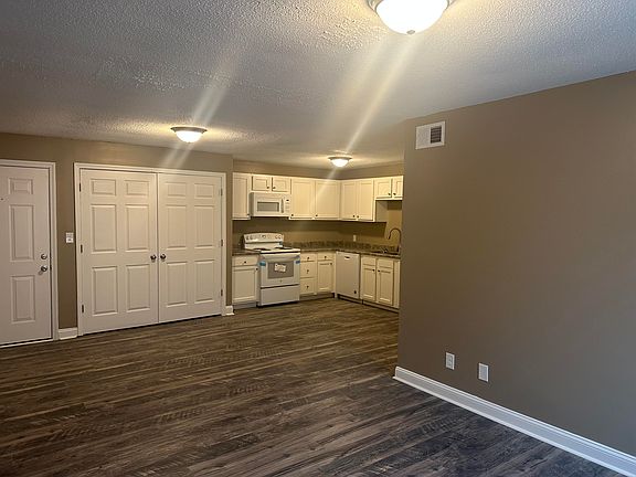 3rd image of 240 Geri Ln APT D