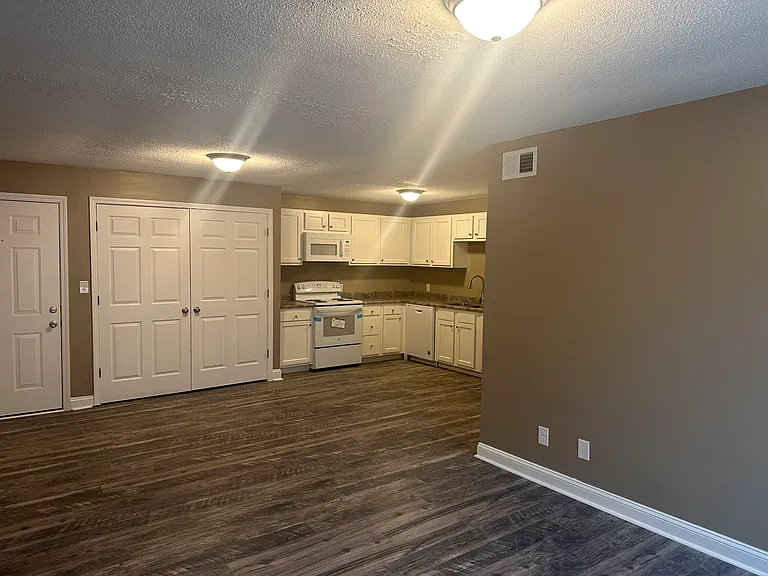 240 Geri Ln #A — Photo 3