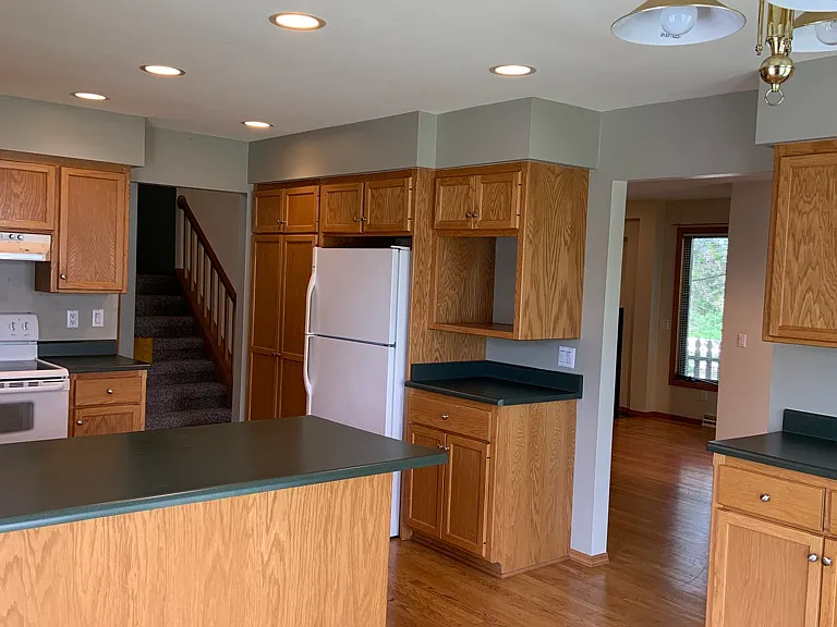 1228 N High Point Rd — Photo 4