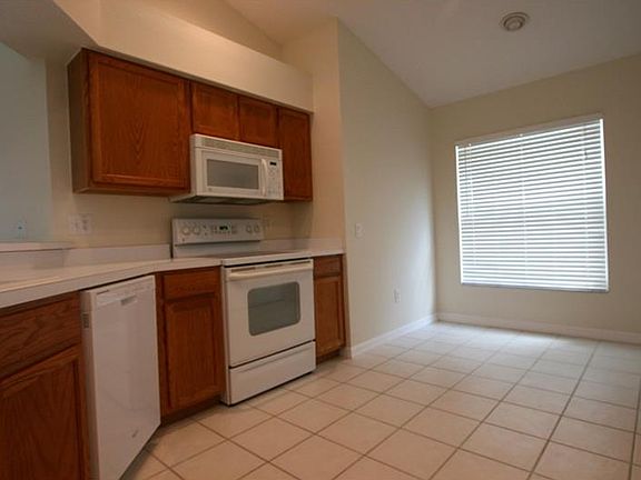 5th image of 11008 Lakeside Vista Dr